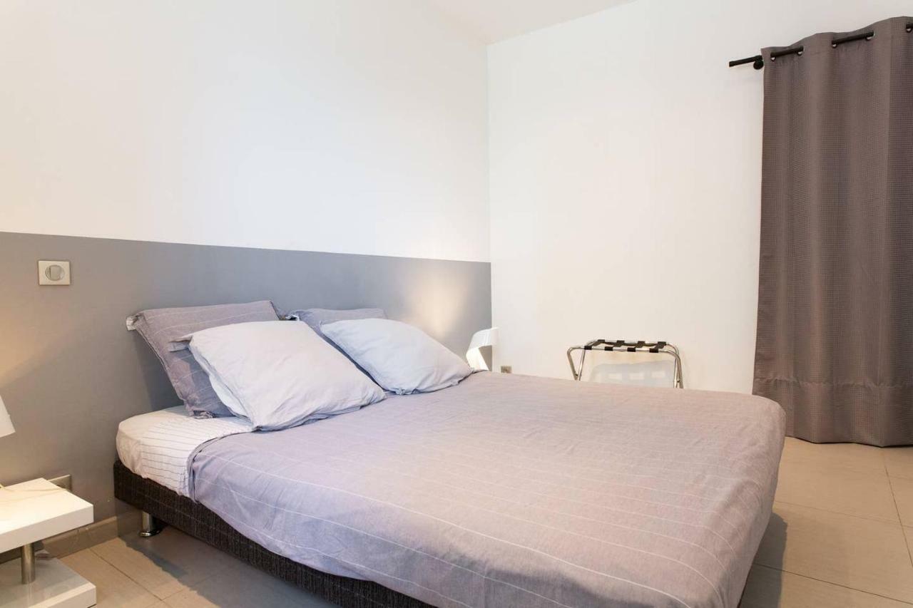 Appartement 4 Personnes Vue Mer Remparts Antibes Esterno foto