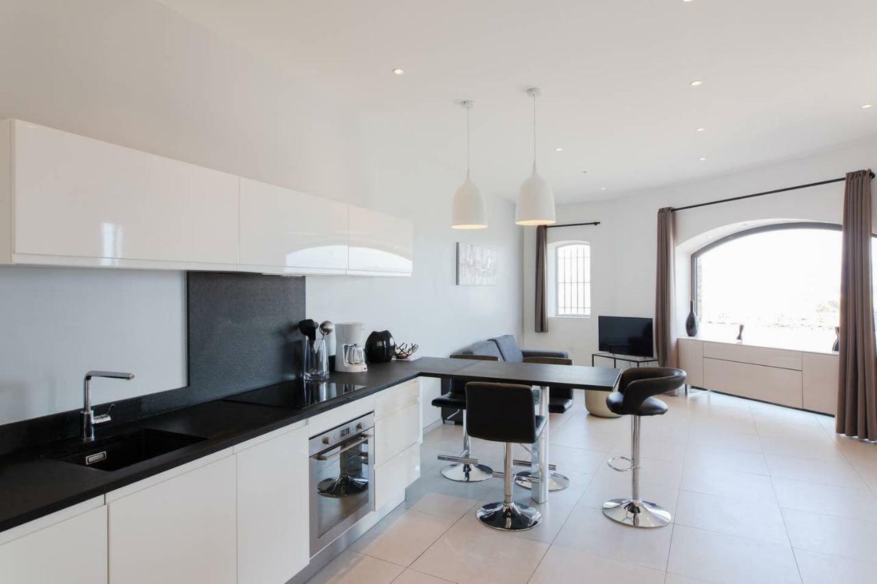 Appartement 4 Personnes Vue Mer Remparts Antibes Esterno foto