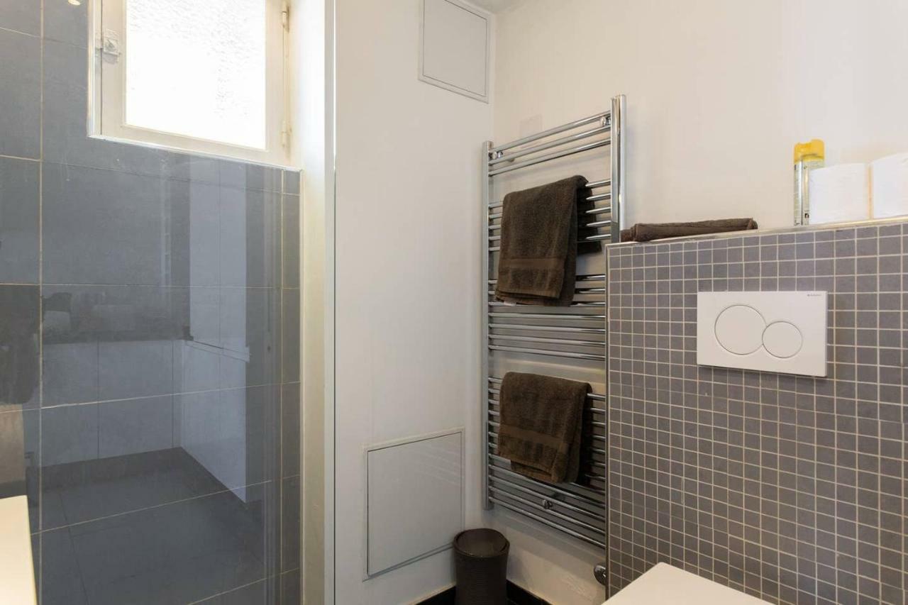 Appartement 4 Personnes Vue Mer Remparts Antibes Esterno foto
